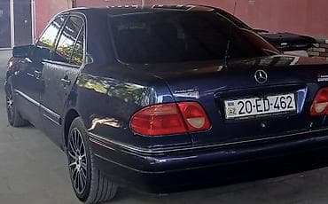 opel vectra b: Mercedes-Benz 230: 2.3 l | 1996 il Sedan — 2