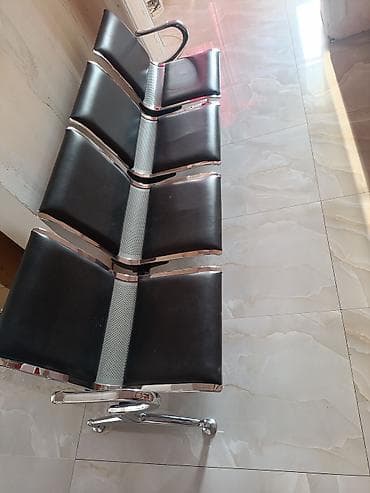 islenmis taxtlar: 4 nəfərlik gözləmə oturacağı - Model: metal karkaslı, dəri oturacaq — 1