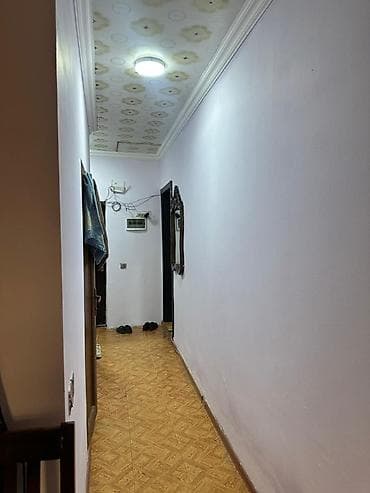 heyet evi bine: 3 otaqlı mənzil – interyer təsviri - Geniş qonaq otağı: Kristal asma — 6