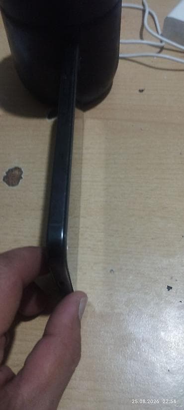 17 pro max planshet: IPhone 16 Pro, Черный, Face ID — 4