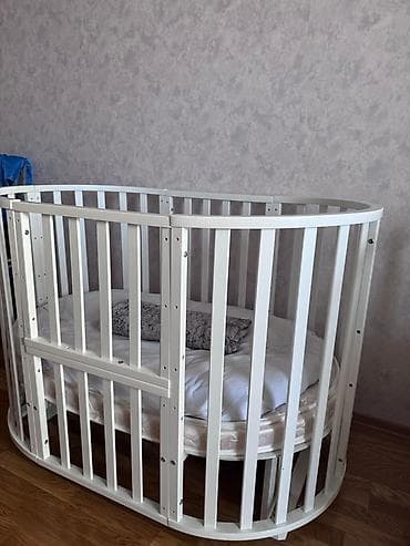 Ağ rəngli oval uşaq beşiyi Çox az işlənib. 400 manata almışıq. Yığılıb