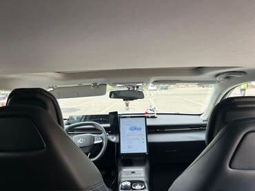 bmw x7 2009: Changan Qiyuan A05: 1.5 l | 2024 il 24085 km Sedan — 6