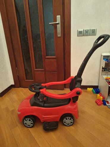 0-4 yash ushaqlari surmek uchun mashin-kolyaska. ela veziyyetdedi