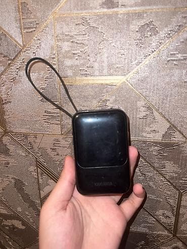 first light: Kompakt universal powerbank – üzərində inteqrə olunmuş 3 şarj kabeli — 2