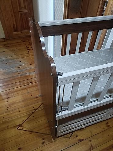 Uşaq beşiyi – şkaflı və relsli yanlıqla - Material: ağ və qəhvəyi