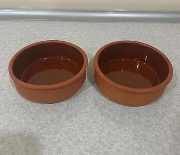 su dasi: Məhsul: Gildən hazırlanmış bişirmə və servis qabları dəsti Təsvir: - — 4