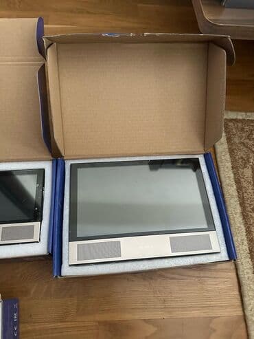 2 ədəd monitor: Monitor, Yeni, Başlıq arxası, Ünvandan götürmə — 2