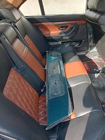 moto skuter: BMW 7 Series E38. Avtomobil göründüyü kimi mühərrik xanada balaca — 5