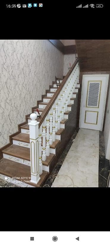 Yeni Pilləkən məhəccəri, Taxta — 4