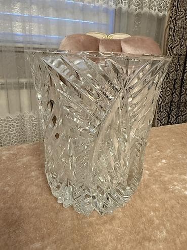 xrustal sebet: Bir vaza, Bogem şüşəsi — 1