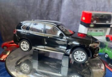 metbex tavan modelleri: Коллекционная модель BMW X5 F15 sapphire black 2012 Paragon Models — 11