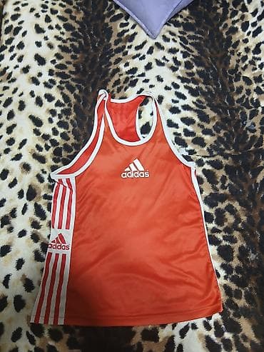 Adidas idman maykası - Model: Kişi/kadın üçün atlet tipli idman