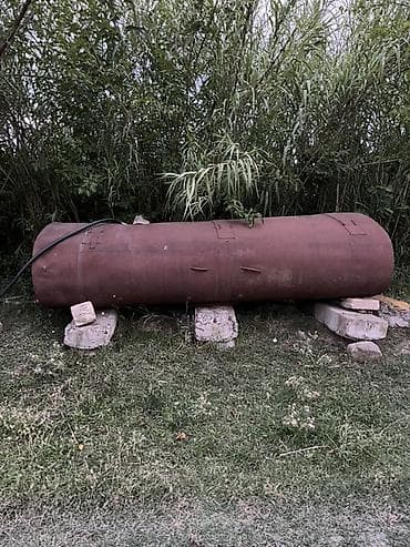 Zil su çəni olub 3.35 sm uzunu 165 sm eni 90 sm hündürlüyu hal hazırda lalafo.az -da Zil su çəni olub 3.35 sm uzunu 165 sm eni 90 sm hündürlüyu hal hazırda