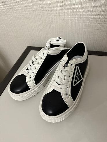 ayaqab: 120 azn alinib hec geyinilmeyib Razmer 38 Isdiyen olsa awagi da — 2