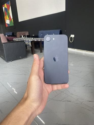 IPhone 16e, Qara, Simsiz şarj — 1