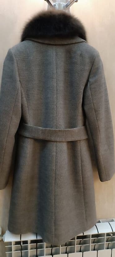 kaşmir palto: Payto kaşmir natural mexli. Boz rengli. Qalın astarlı 350 manata — 2