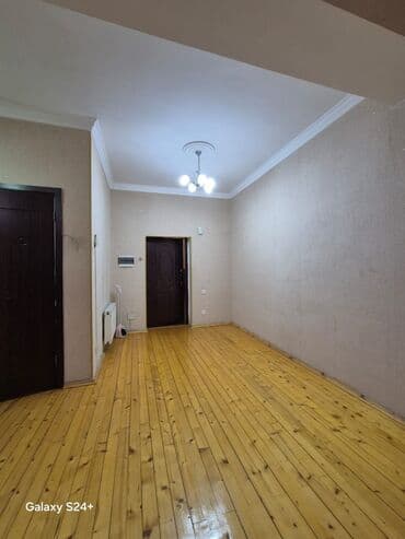 tecılı satilir: Yeni Yasamal, 3 otaqlı, Yeni tikili, m. İnşaatçılar, 135 kv. m — 2