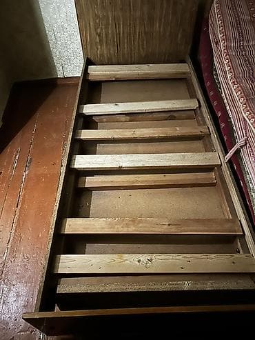 Təknəfərlik çarpayı, Bazasız, Matrassız, Siyirməsiz