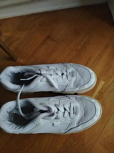 ağ krasovka: Ağ rəngli idman ayaqqabısi vəziyyəti şəkildə görsənir. - Rəng: ağ — 3