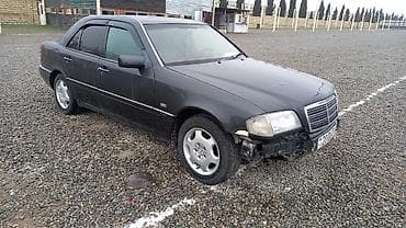 Mercedes-Benz C 180: 1.8 l | 1995 il Sedan