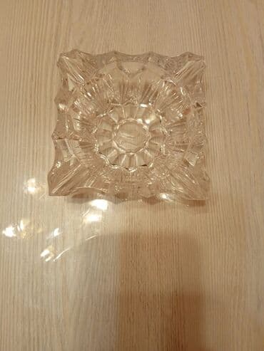 sorbon konfet: Hamısı bir yerdə 15 AZN 2 ədəd Xrustal konfet qabı, 1 ədəd Xrustal — 10