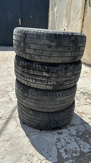 4 ədəd teker satilir . Olculeri : 235.55.19. Tekerin 1 ededi zedelidi