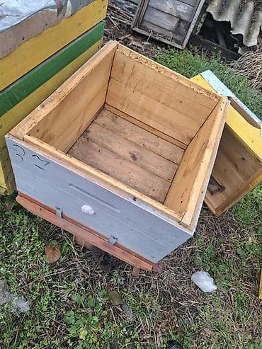 toyuq su qabı: Qiymet 35 manat . 2 mertebeyle 45 manat 10 eded var . unvan zaqatala — 4