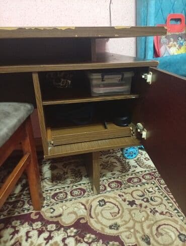 Qonaq otağı üçün, İşlənmiş, Açılmayan, Dördbucaq masa, 2 stul