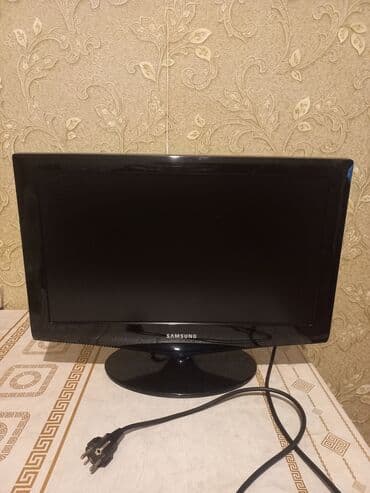 ekrani: Samsung LCD monitor/TV - Ekran diaqonalı təxminən 21–23 düym - Parlaq — 2