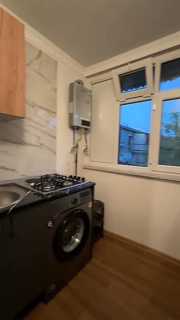 kreditle menziller: Kirayə üçün 2 otaqlı mənzil (tam mebellə) - Geniş qonaq otağı: divan — 9