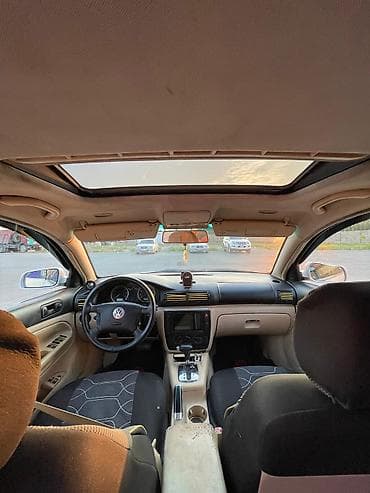 multi sukan: Volkswagen sedan – salon detalları və komfort - Rəng: bej/qaranlıq — 2