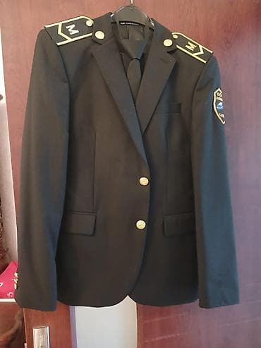 Qara rəngli formal mundir dəsti - Üst geyimi: qara rəngdə, klassik