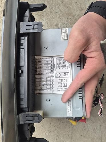 toxum: Toyota Land Cruiser 200 üçün multimedia və iqlim idarəetmə paneli — 8