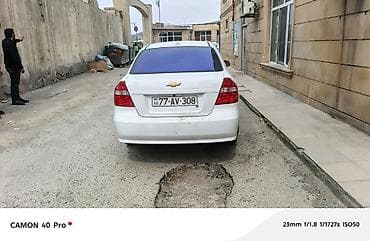 farsonka gaz: Chevrolet Aveo sedan – ağ rəng, 4 qapı, kompakt şəhər avtomobili — 2