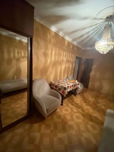 дешевые квартиры в баку: Nəsimi metrosunun yaxınlığında köhnə tikili 9 mertebeli binanın 3-cü — 3