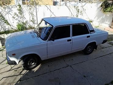 2107 satisi: Lada 2107 sedan – ağ rəng, 4 qapı, arxa ötürücülü klassik model — 8