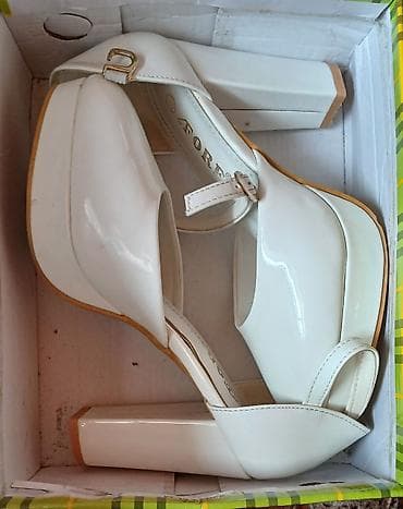 ayaqqabı qadin: Ağ rəngli qadın ayaqqabısı – platformalı və qalın hündürdaban model — 2