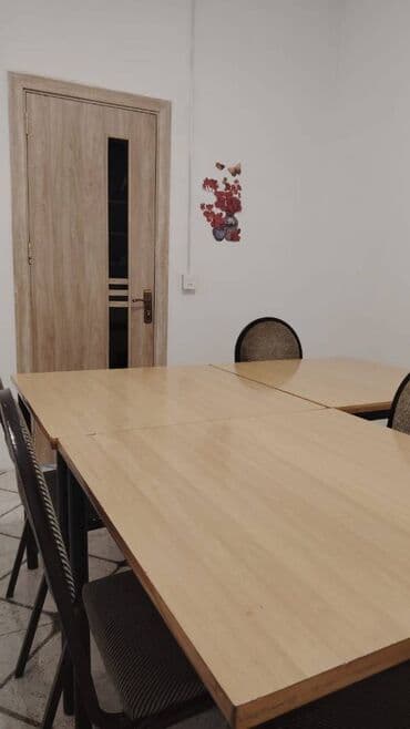 снять комнату в общежитии: OTAQLAR İCARƏYƏ VERİLİR: 💸Qiymət: Razilaşma yolu ilə • Mebel stol — 4