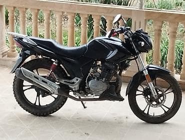 Qara rəngli yol/enduro üslublu motosiklet Xüsusiyyətlər: -