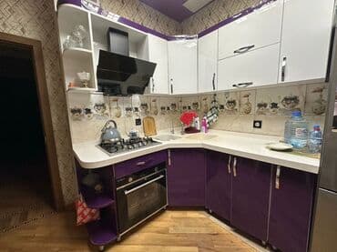 Mərmər,kuxna mebeli,stol2 bardovu 2 bej stul hamısı birlikdə