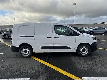 Peugeot Partner: 1.5 l | 2025 il 10000 km Van body type