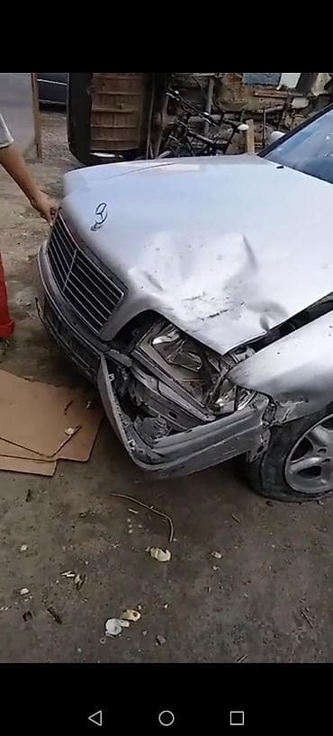 kia rio 2014: Mercedes-Benz C-Class: 1.8 l | 1997 il Sedan — 2