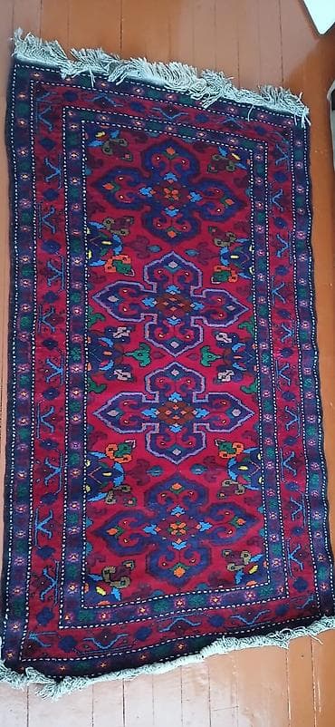 gules doseyi: Əl toxuması xalça - Naxış: Mərkəzdə simmetrik medalyonlu kompozisiya — 2