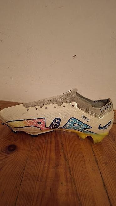 Butslar Nike, Ölçü: 40, İşlənmiş lalafo.az -da Butslar Nike, Ölçü: 40, İşlənmiş