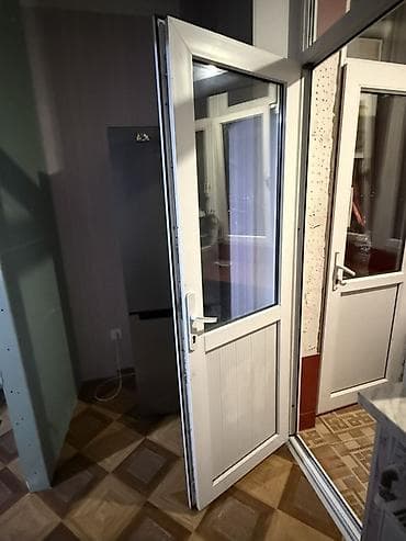 Tavan: Plastik balkon qapısı və pəncərə dəsti - Material: ağ PVC (plastik) — 1