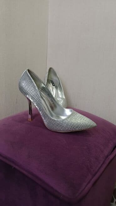 туфли новая не одевала не разу: Туфли, Размер: 38, Новый — 2