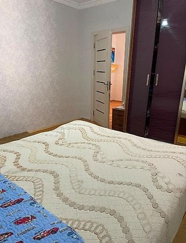 Salam hərkəsə Yeni Ramanı yola yaxın 90saylı məktəbə yaxın1zal 4otaqlı — 2