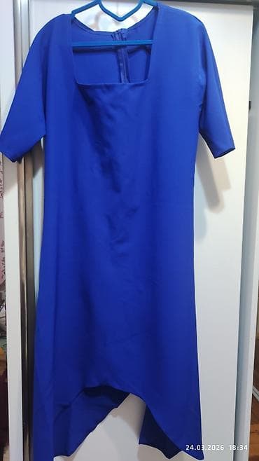 hamam xalat: Kobalt-mavi rəngdə qadın donu - Model: qısaqoll, düz kəsim, ön — 2