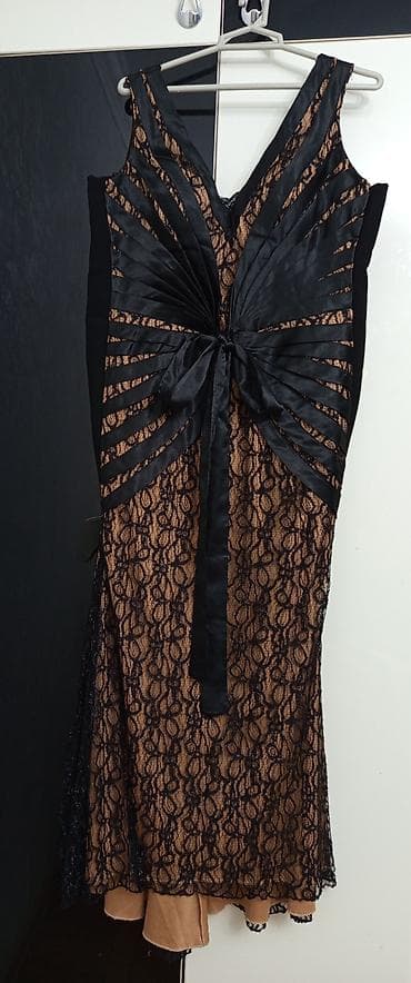 Qadın geyimləri dəsti – 4 paltar 1) Qara-bej krujeva və atlas