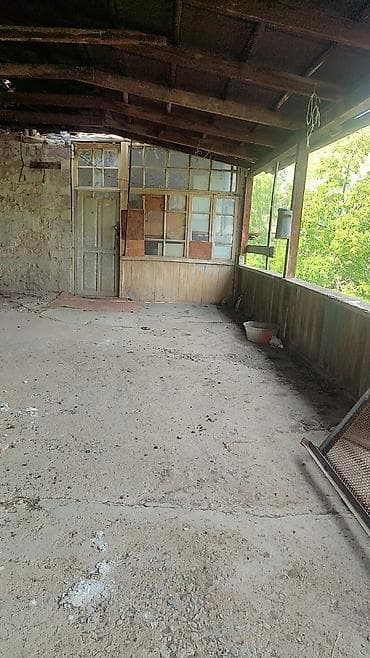 Dağ mənzərəli kənd evi və həyət sahəsi - Taxta və daş konstruksiyalı
